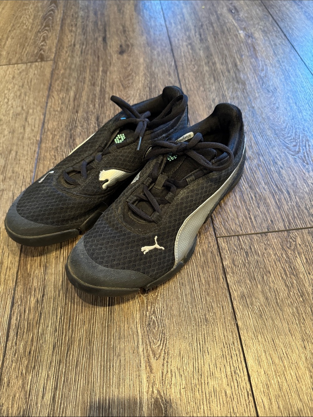 Puma Women's Black and Sliver golf Shoe